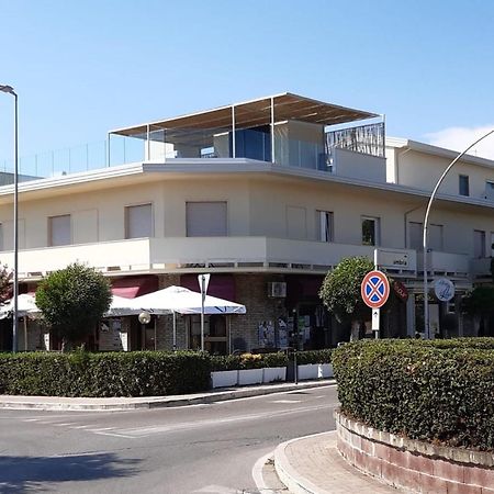 Albergo Del Lago カパルビオ エクステリア 写真