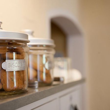 Albergo Del Lago カパルビオ エクステリア 写真