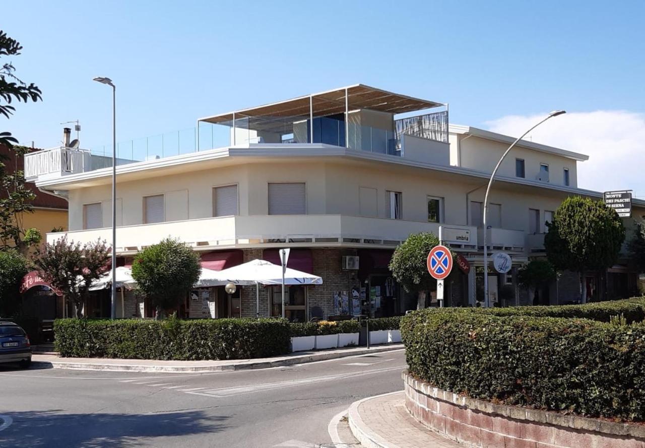 Albergo Del Lago カパルビオ エクステリア 写真